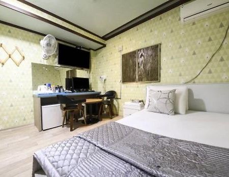 Feel Motel Pocheon Exterior photo